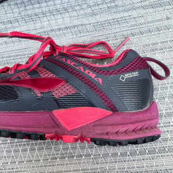 Brooks Cascadia 11‎ Womens Size 6 Gore-TexTrail Trial Running Shoes Black Pink - Picture 6 of 13